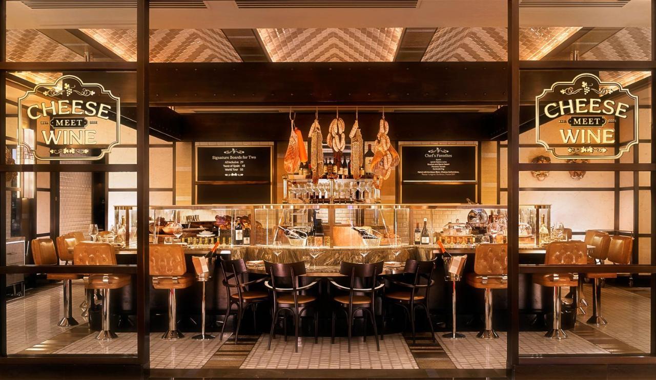 Encore Boston Harbor Everett Exterior foto The Cheese & Wine Bar