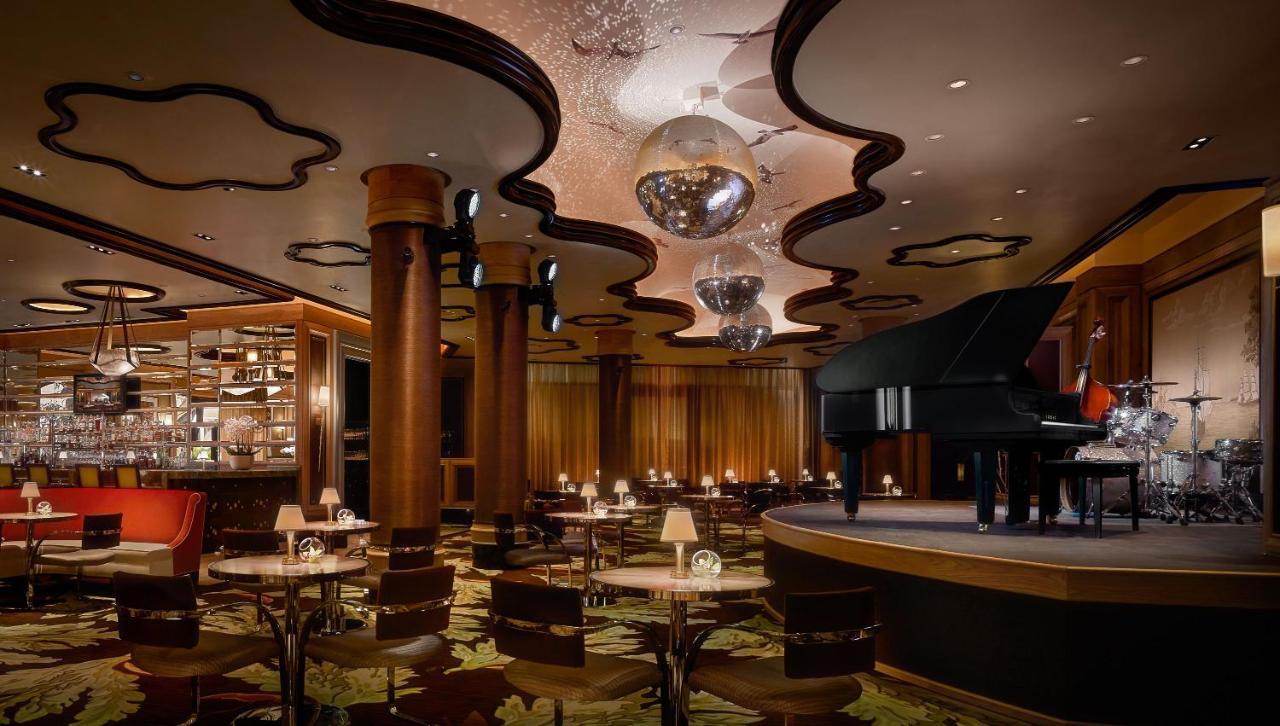 Encore Boston Harbor Everett Exterior foto The interior of the lounge